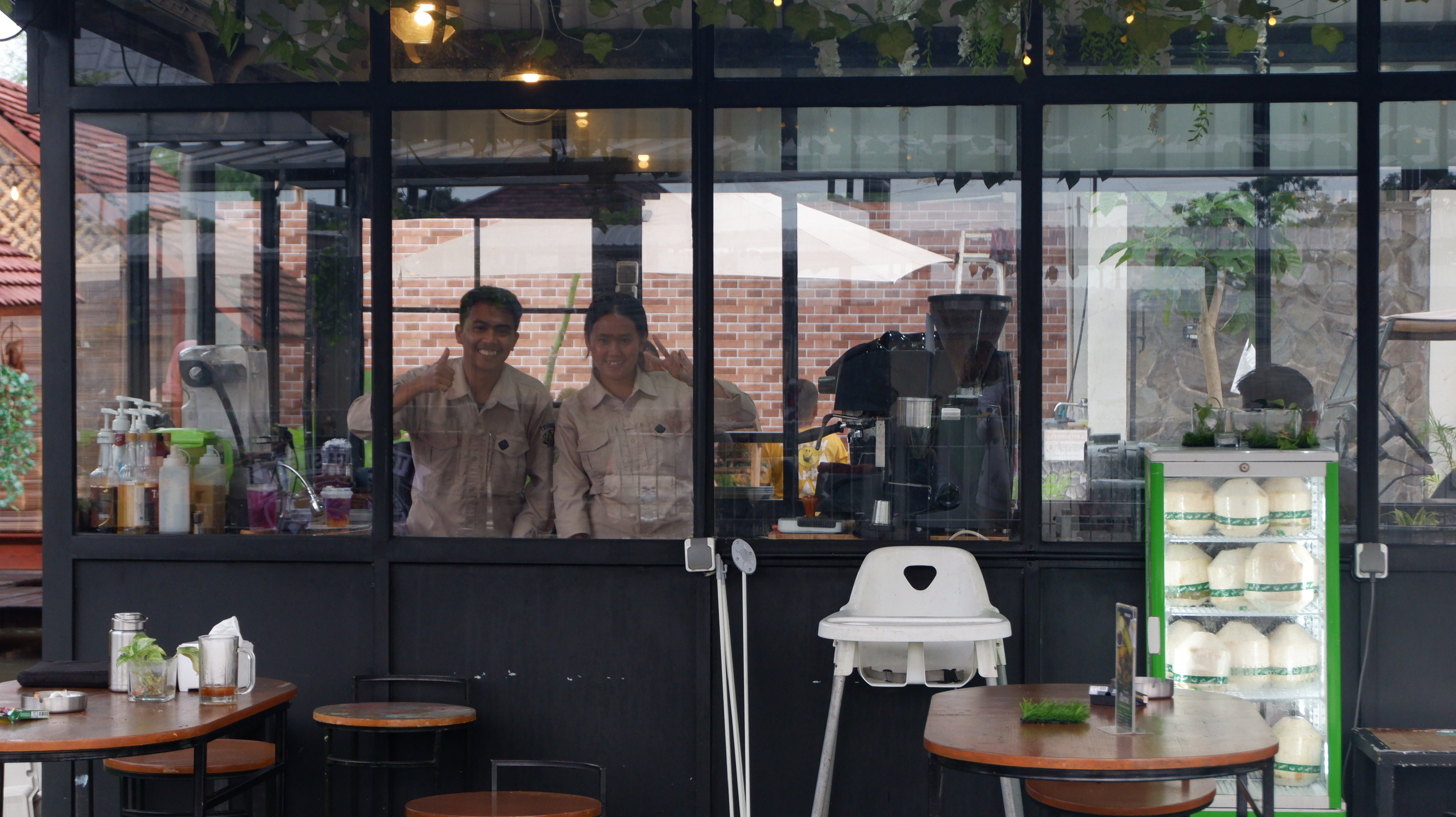 Interior Cafe Sekayu di Telaga Silet