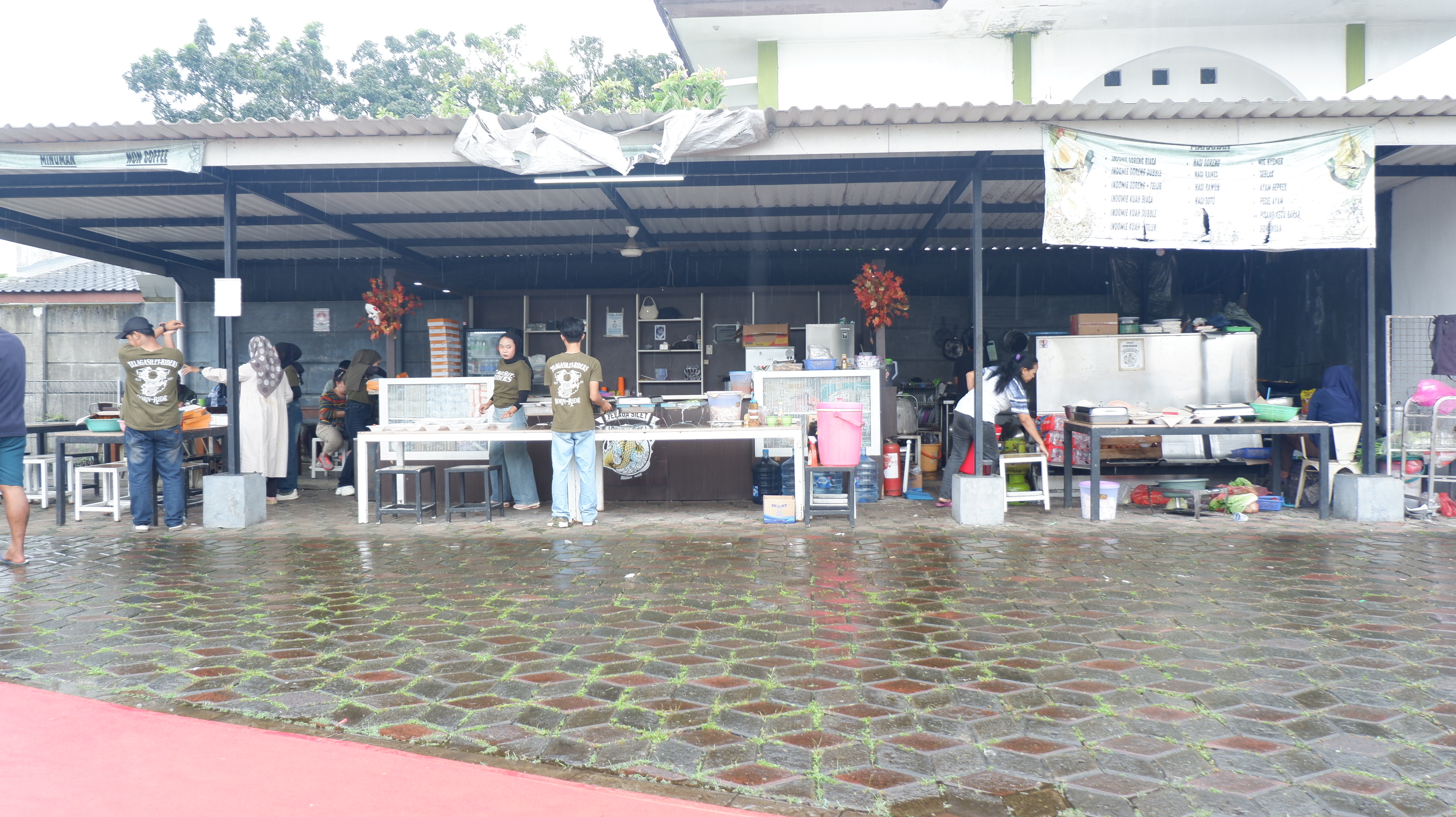 Kantin pemancing di Pemancingan Telaga Silet